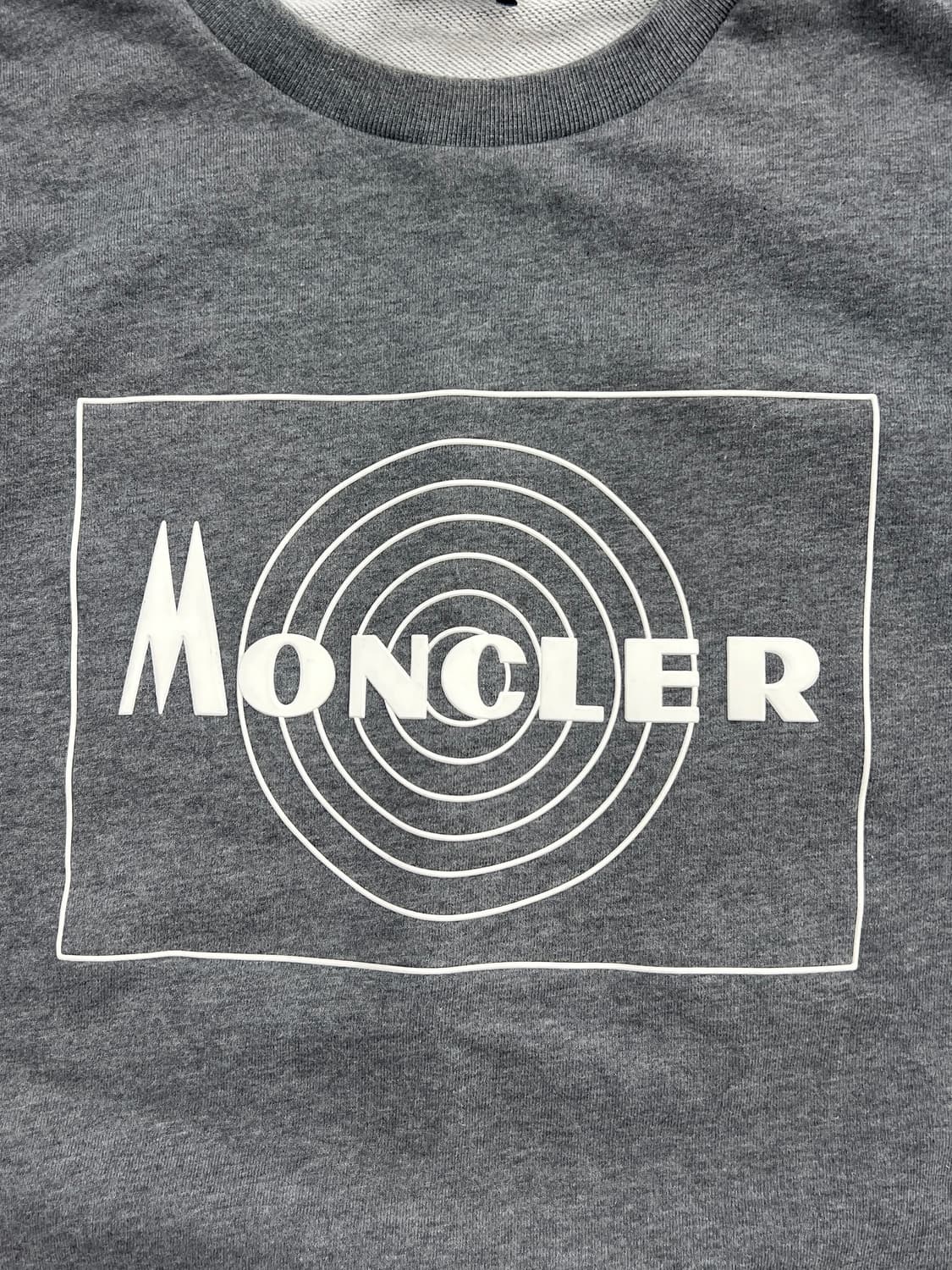 몽클레어 와펜 빅로고 그레이 맨투맨 상품이미지5