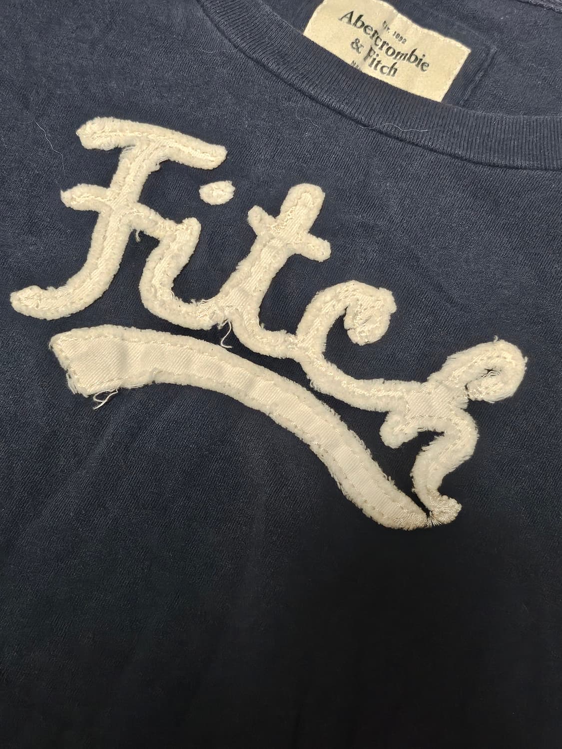 아베크롬비 딱붙핏 핀터깔 자수 반팔 티셔츠 XXS 상품이미지3