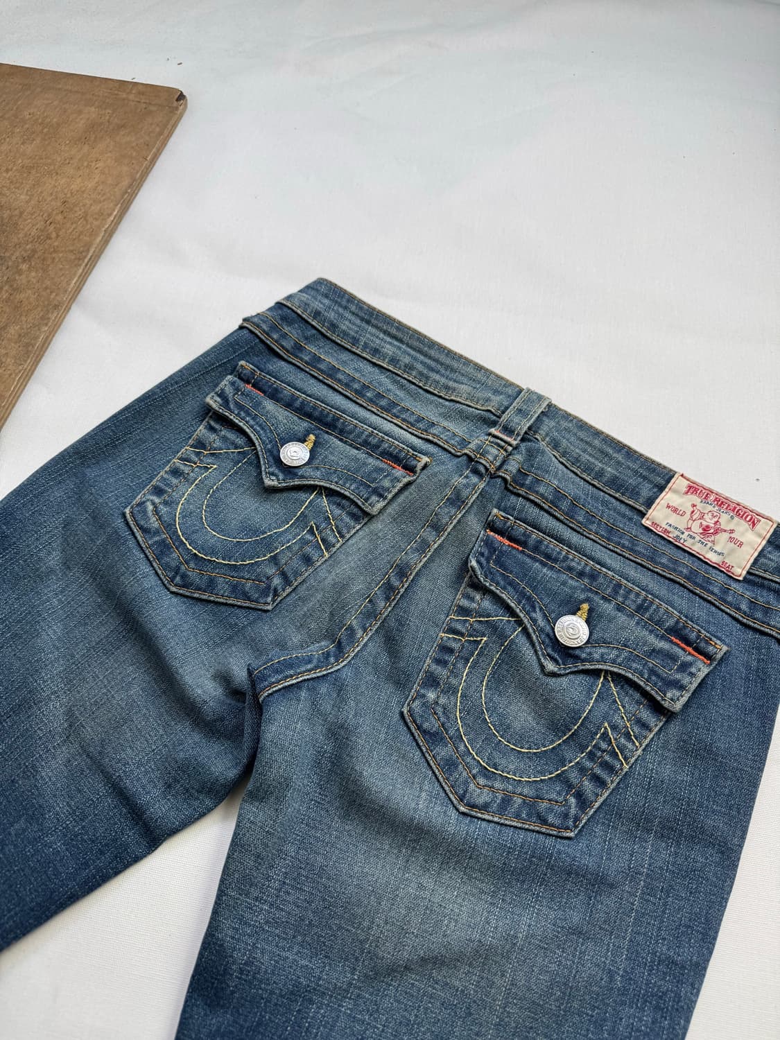truereligion 트루릴리젼 조이 로우 라이즈 부츠컷 팬츠 상품이미지4