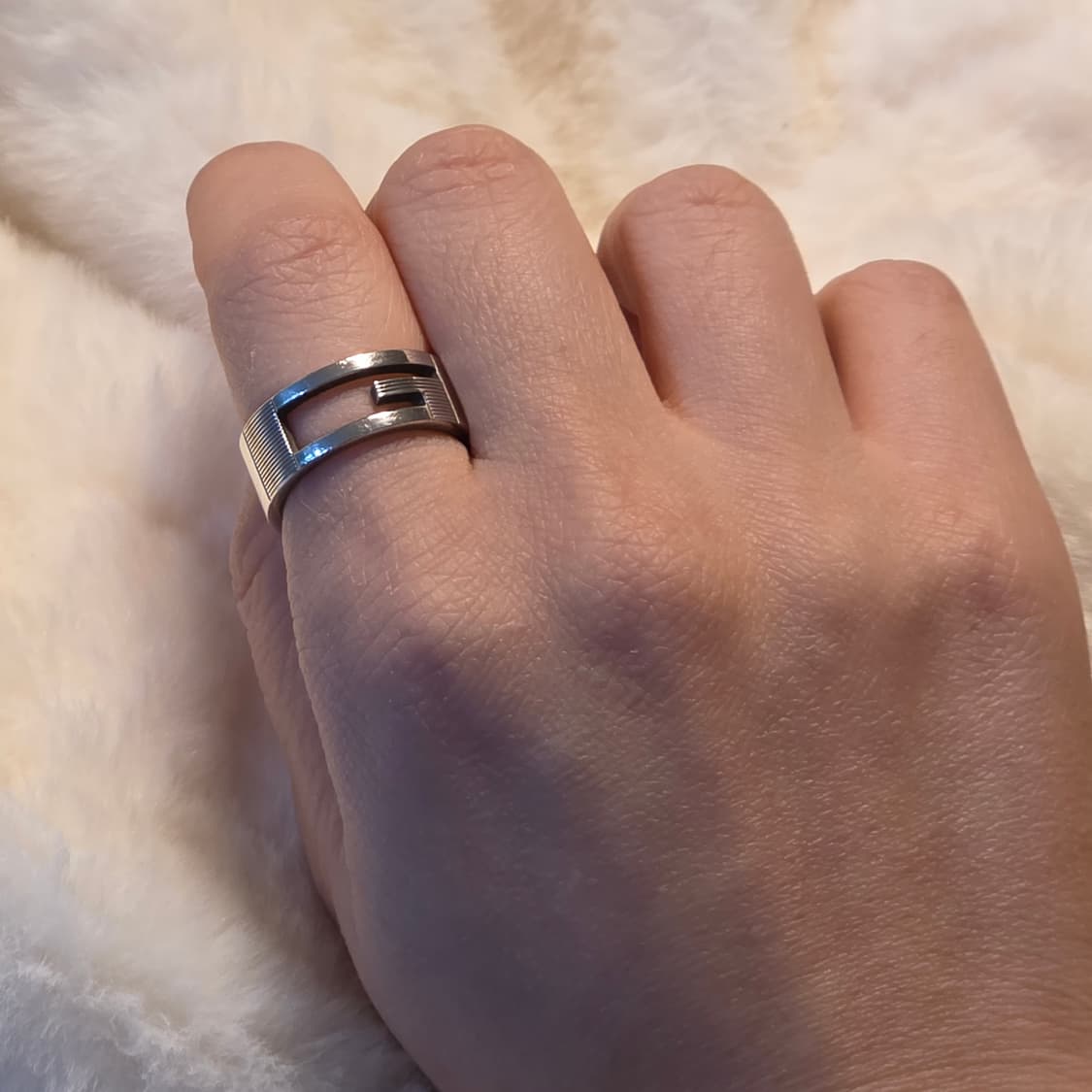 구찌 실버925 브랜디드 G 컷아웃 반지(14호) 상품이미지5