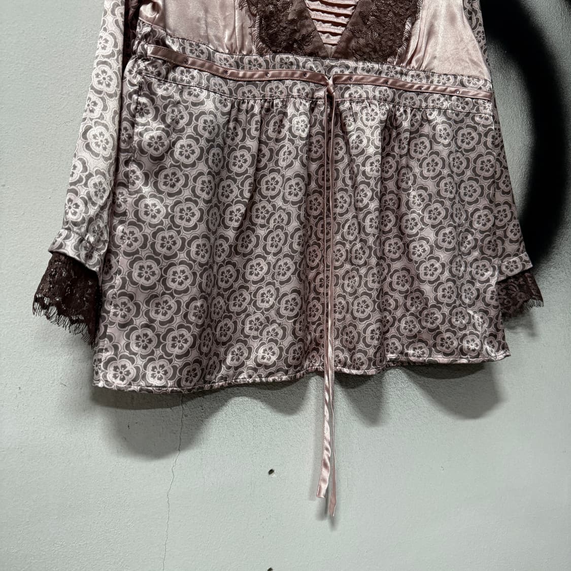 VTG 빈티지 새틴 핑크 레이스 자수 블라우스 상품이미지4