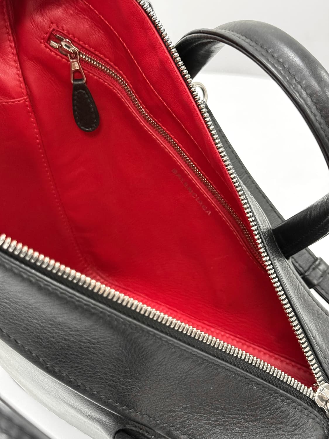 Balenciaga Triangle Duffel 2WAY Bag 상품이미지5