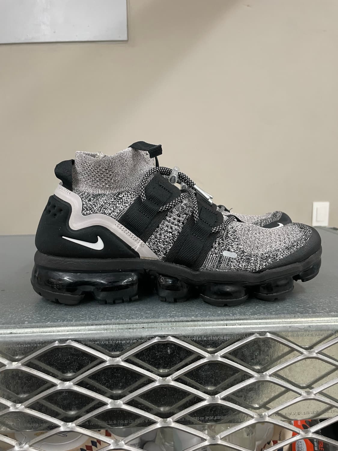 나이키 에어 베이퍼맥스 유틸리티 문 파티클 블랙 275 상품이미지4