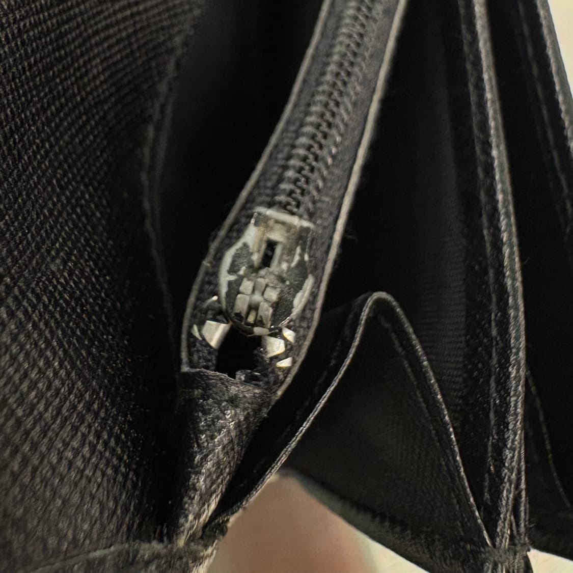 프라다 레더 장지갑 상품이미지7