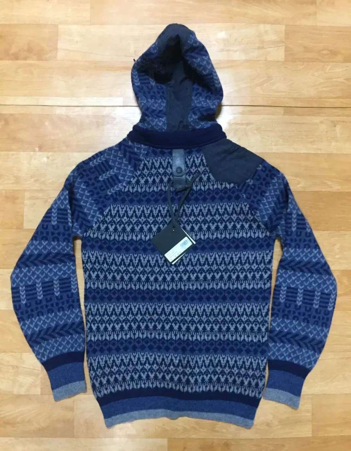 몽클레르 X 화이트 마운티니어링 풀-버튼 후디 니트웨어(M 사이즈) 상품이미지9