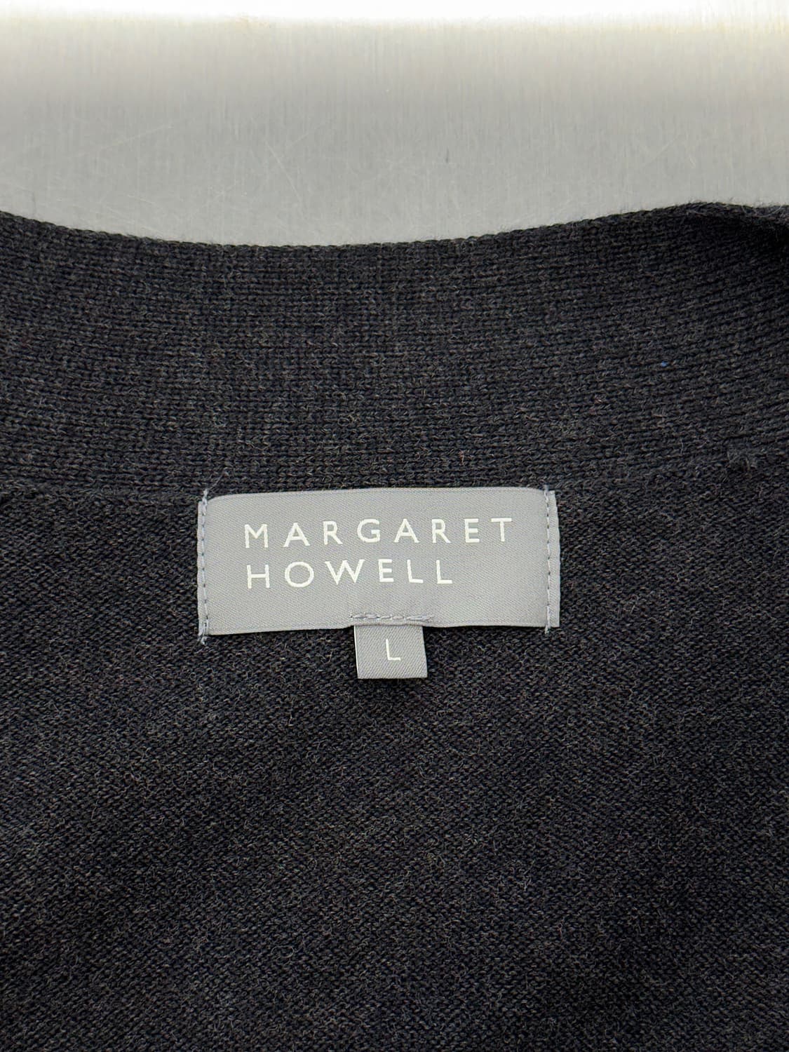 마가렛호웰 차콜 메리노 울 하이 브이넥 니트 가디건 상품이미지7