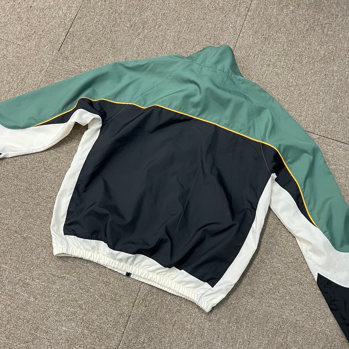 나이키 스로우백 바람막이 자켓 상품이미지2