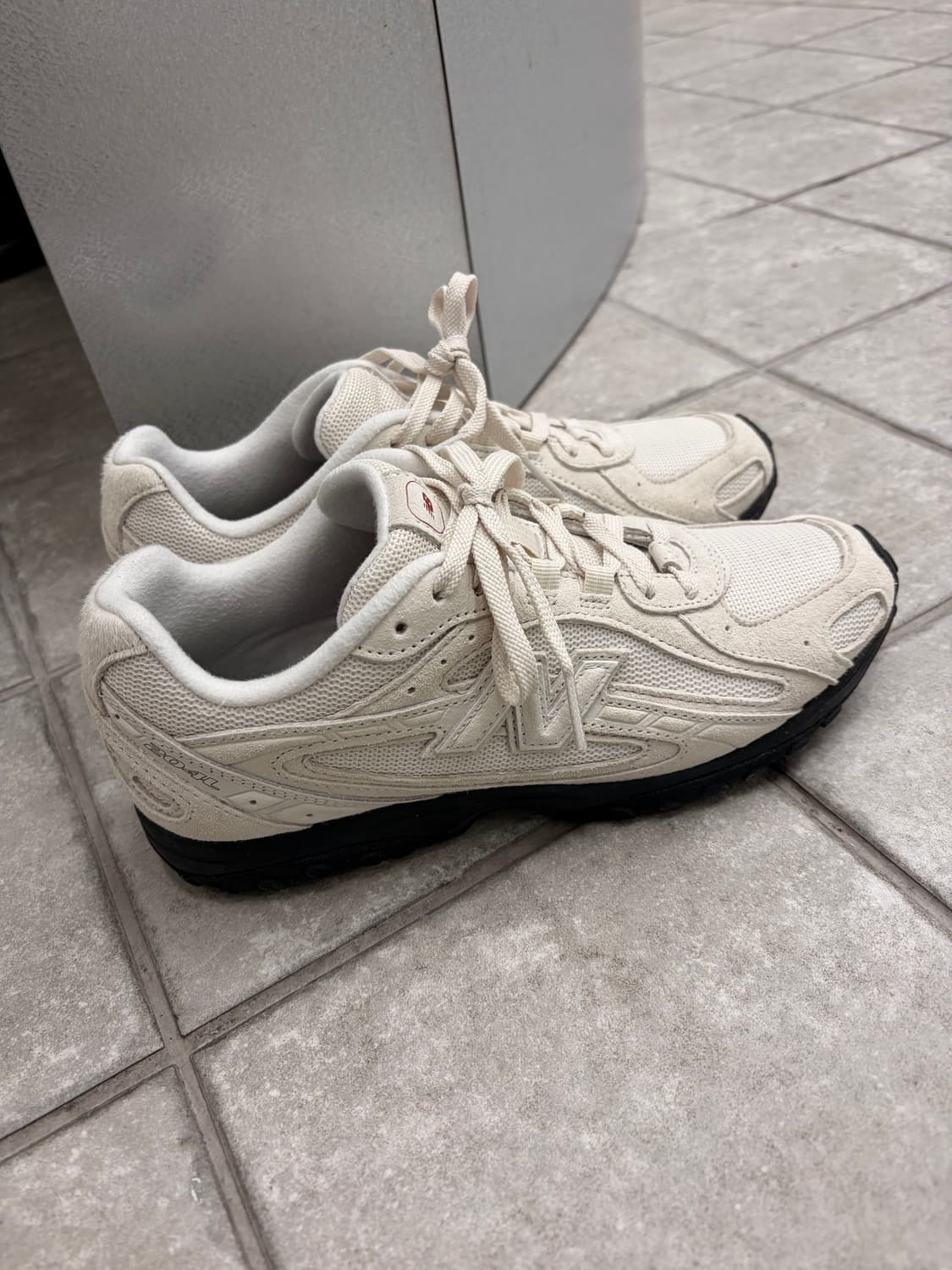 뉴발란스 204L 245사이즈 새상품 상품이미지1