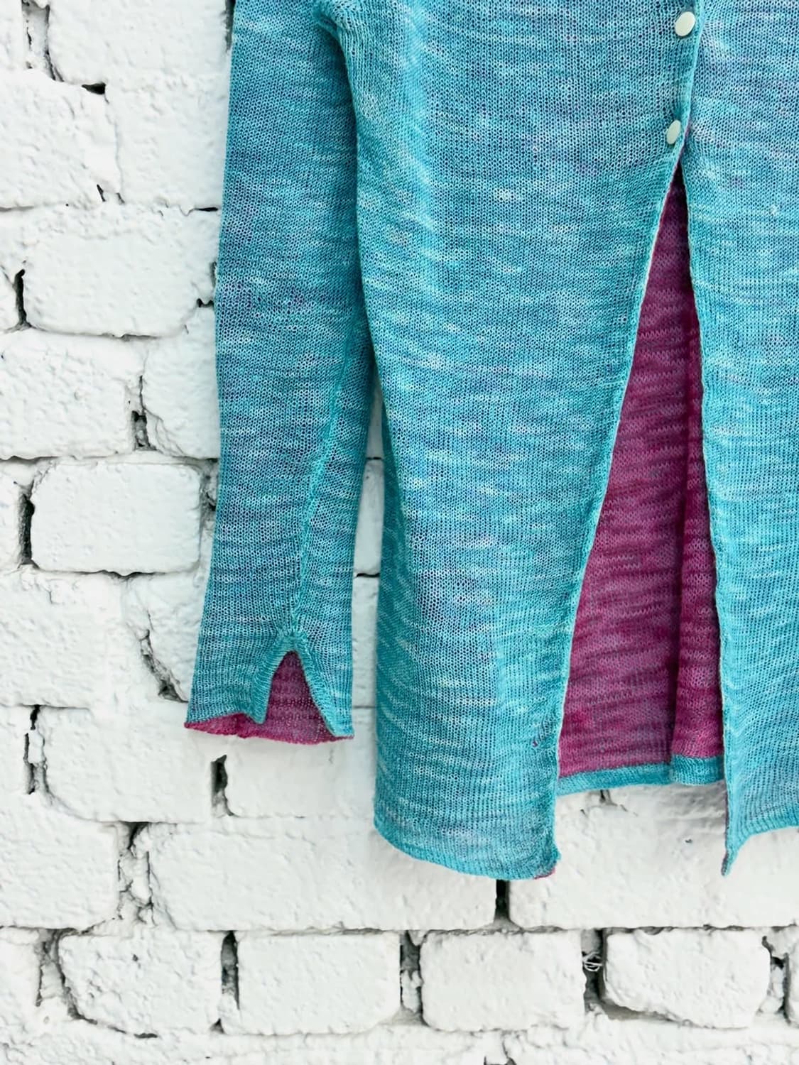 Shell Button Slit Knit Top 상품이미지4