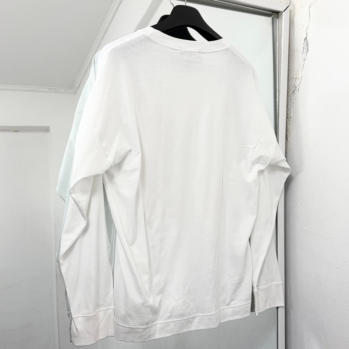 (새상품) 비비안웨스트우드 23AW 롱슬리브 상품이미지5