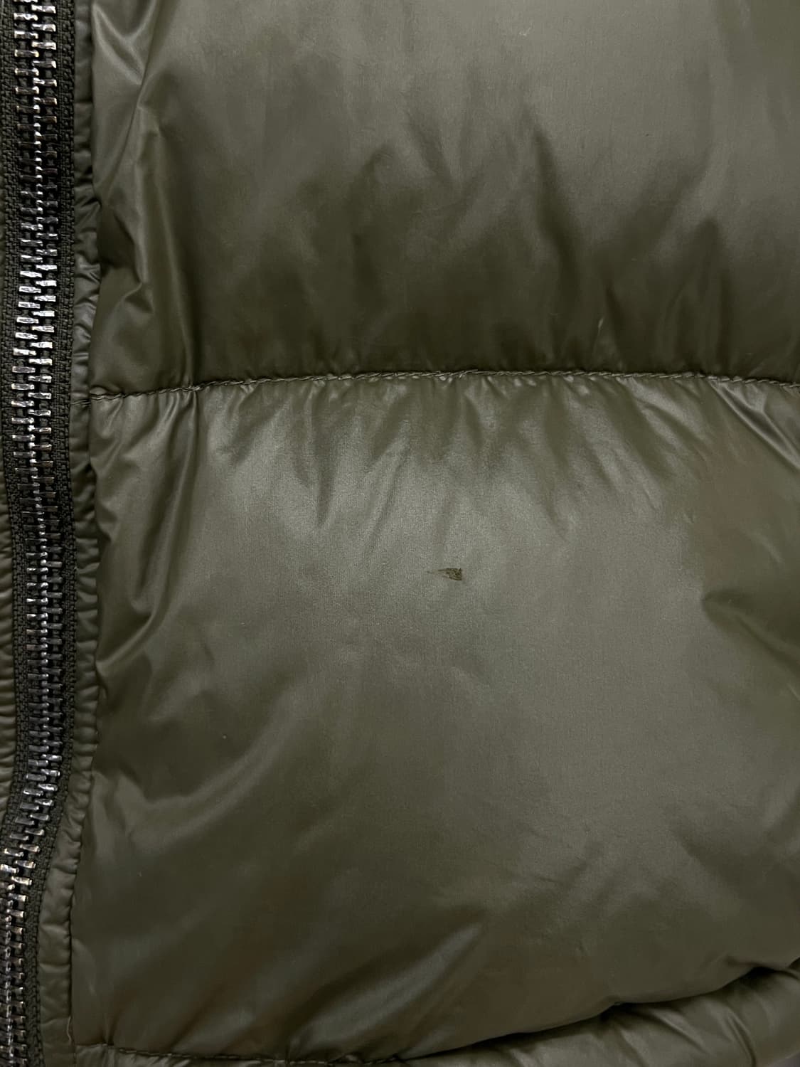 프라다 삼각로고 나일론 후드 패딩 상품이미지7