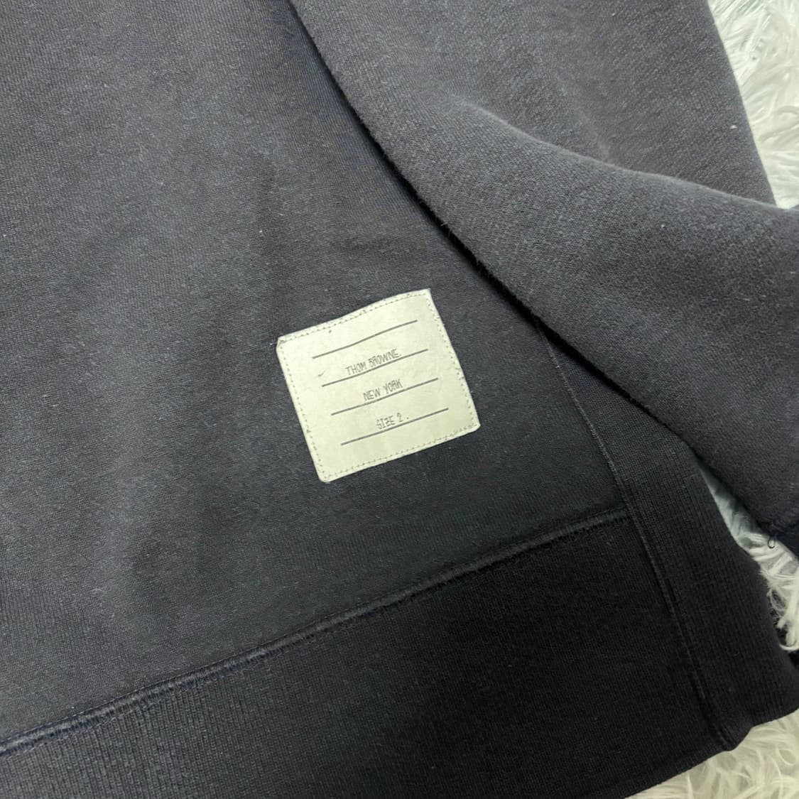 [2 Size] 톰브라운 4선 맨투맨 상품이미지4