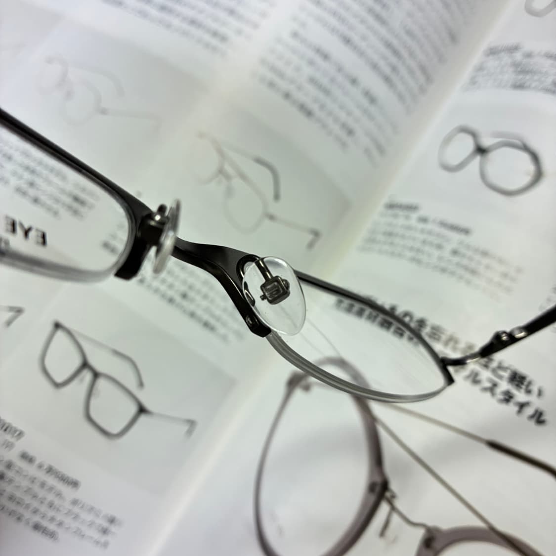 EYE EYE DENMARK 덴마크 티타늄 건실버 반무테 안경 상품이미지6