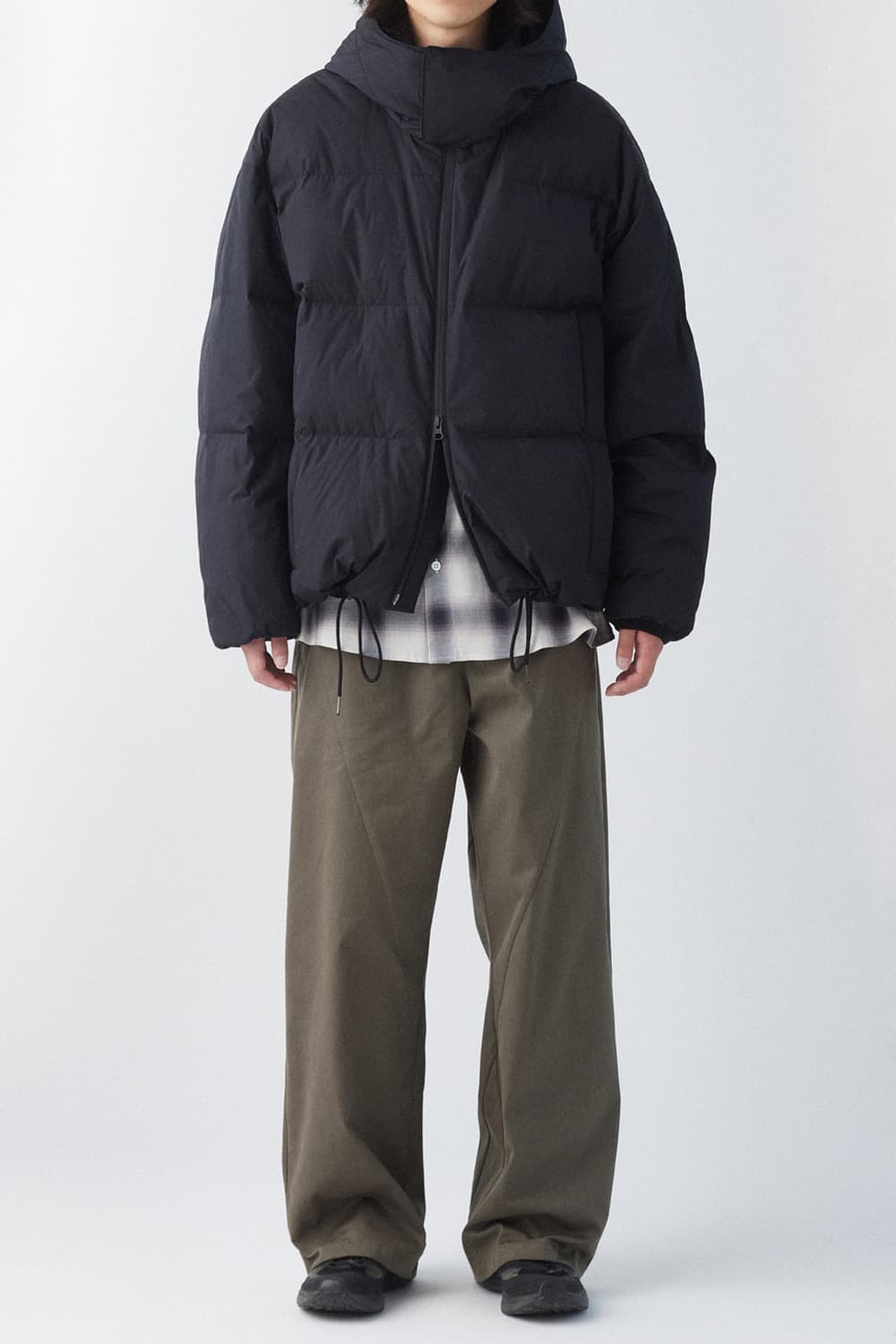 해칭룸 후디드 다운 푸퍼 블랙 상품이미지1