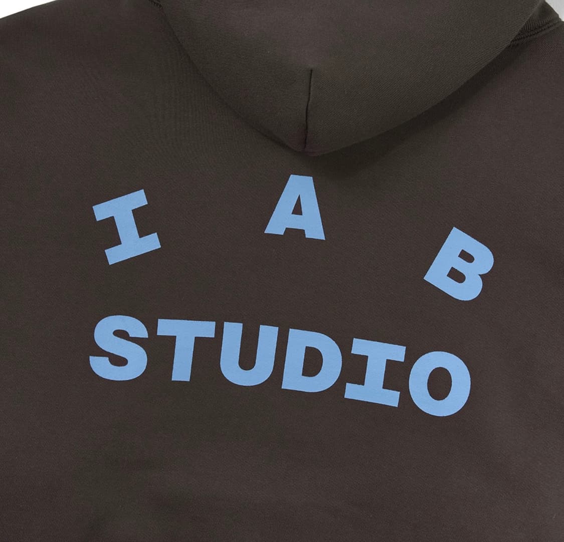 아이앱 스튜디오 레드 홀스 후디 브라운 상품이미지3