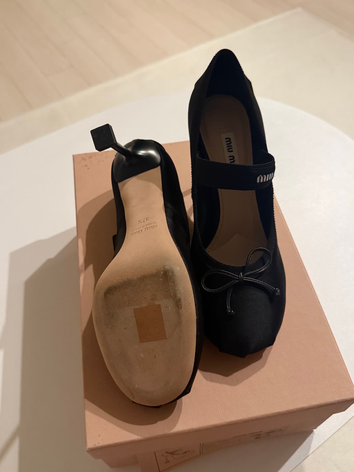미우미우 새틴 발레리나 힐 37.5 상품이미지4
