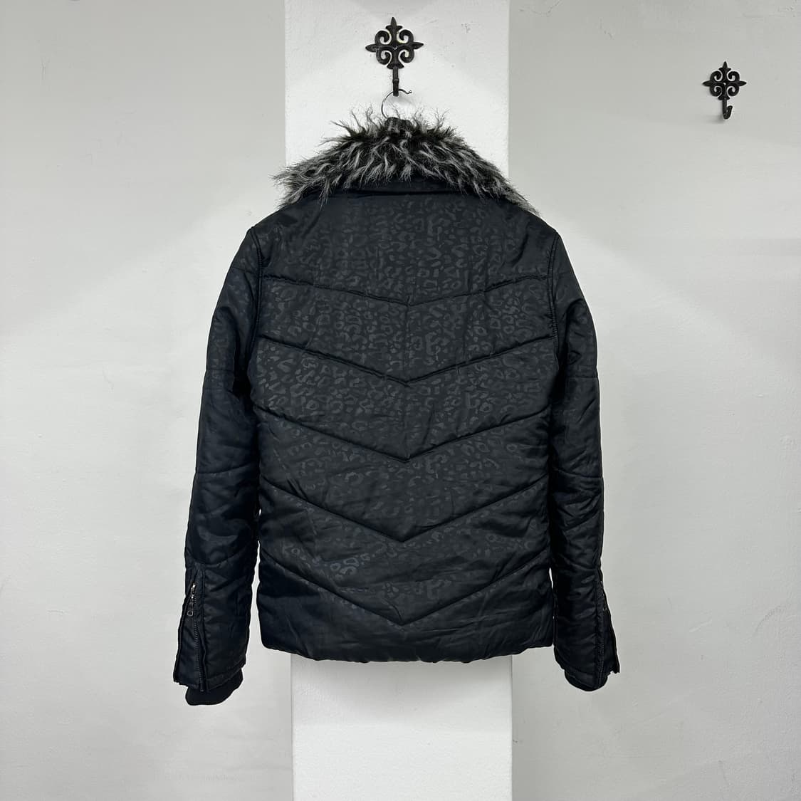 Semantic design leopard fur down jacket 상품이미지8