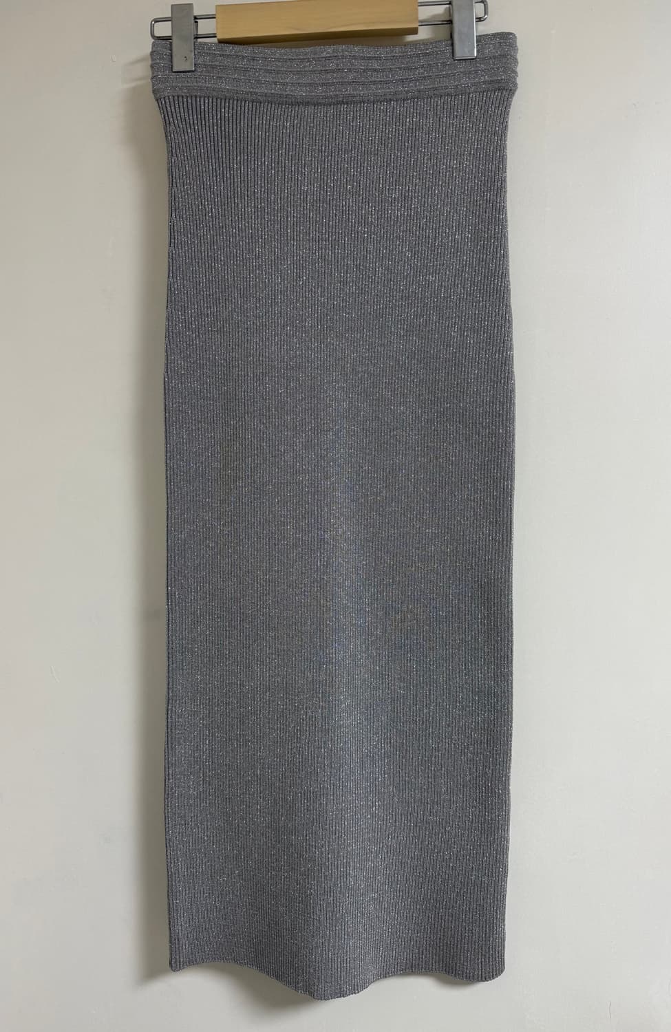 산드로(Sandro) 메탈릭 그레이 골지니트 스커트 상품이미지1