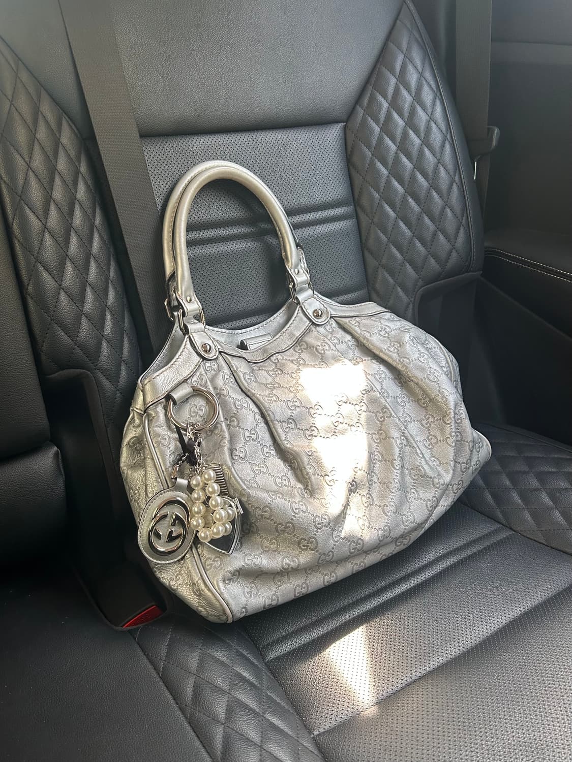 여름맞이☀️‼️)) 구찌 GG 모노그램 실버 빈티지 숄더백입니다 👜✨ 상품이미지1