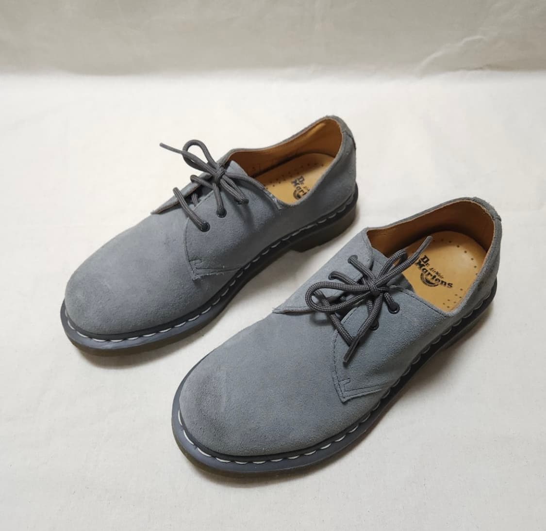 닥터마틴 1461 그레이 스웨이드 3홀 상품이미지1