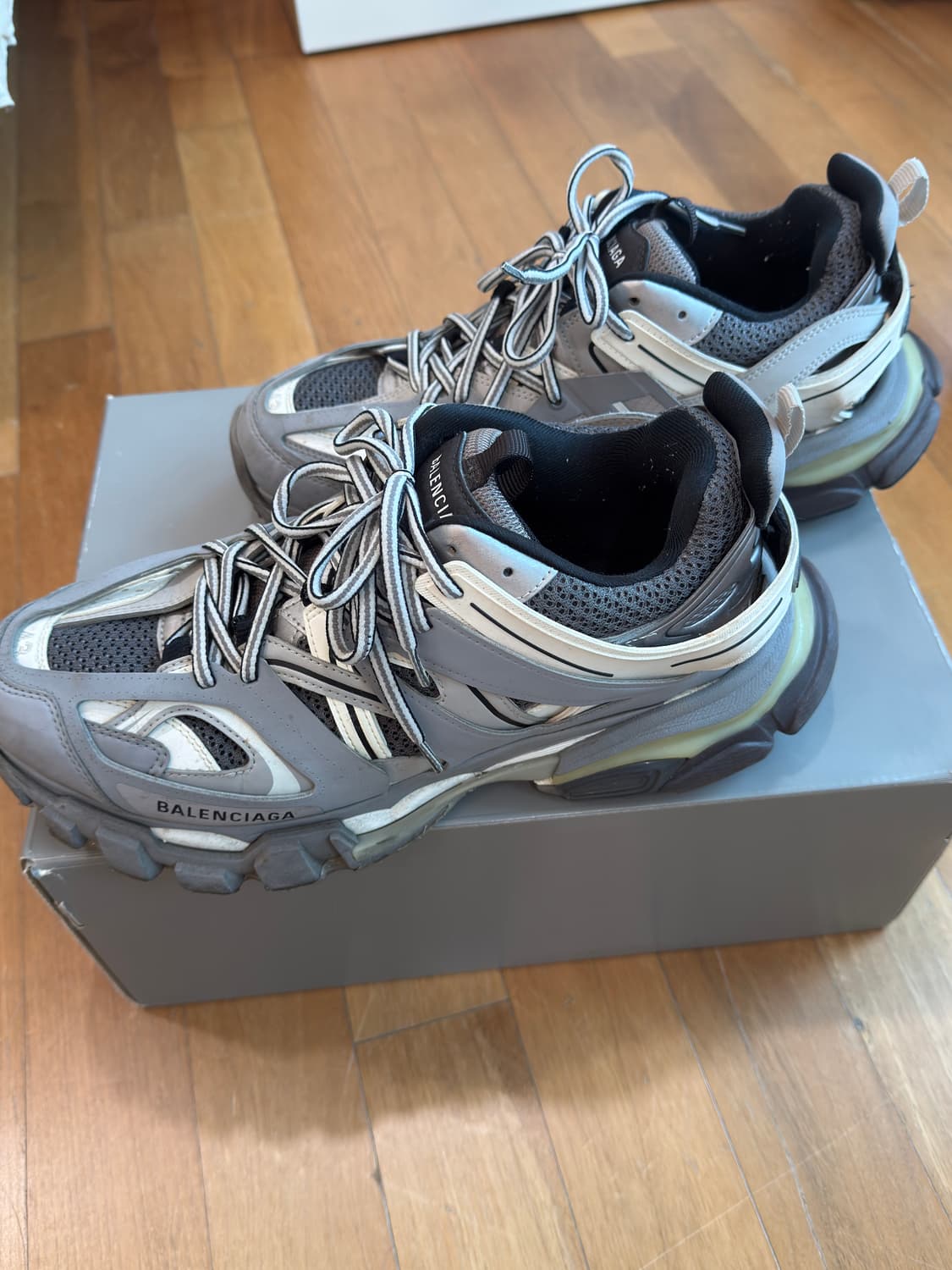 [uk 9] 발렌시아가 트랙 스니커즈 그레이 화이트 상품이미지4