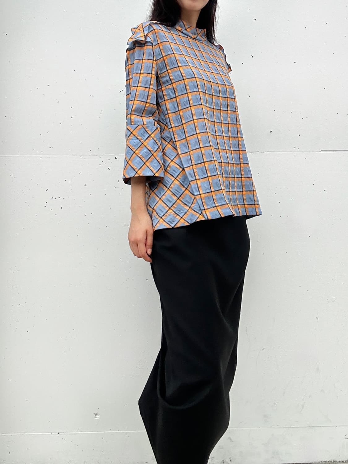 Structured check neck blouse 상품이미지2