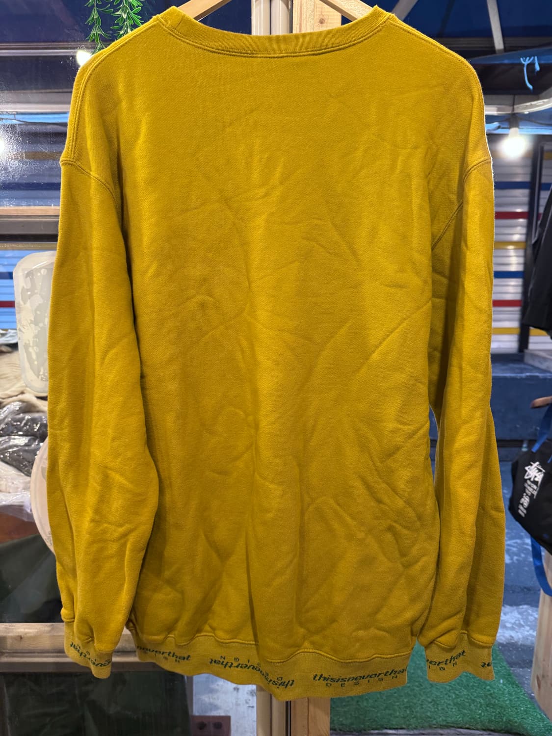 디스이즈네버댓 머스타드 맨투맨 상품이미지4