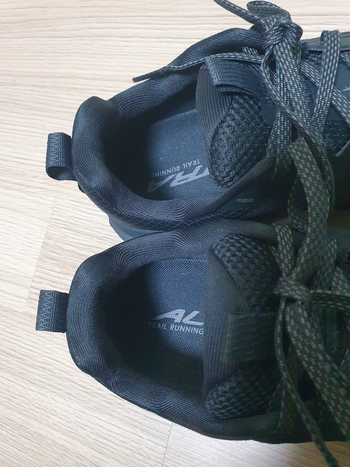 알트라 론픽9 플러스 트레일러닝화 265 상품이미지8