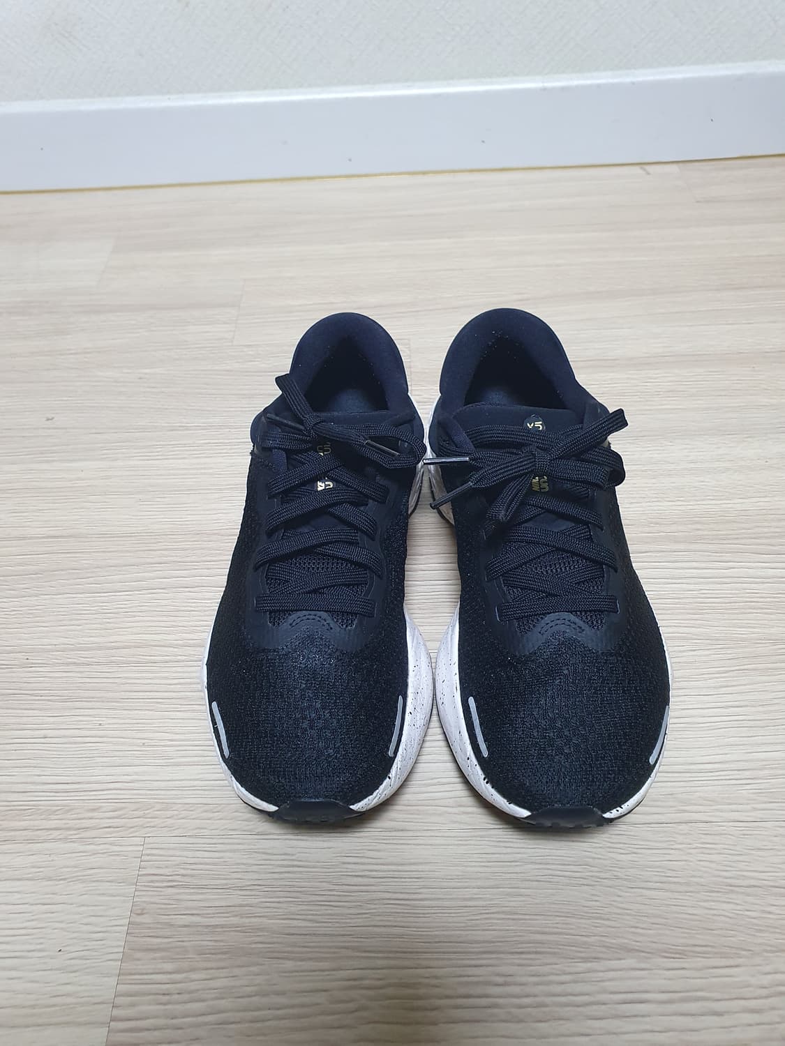 나이키 줌X 인빈서블 런 블랙 골드 265 상품이미지3