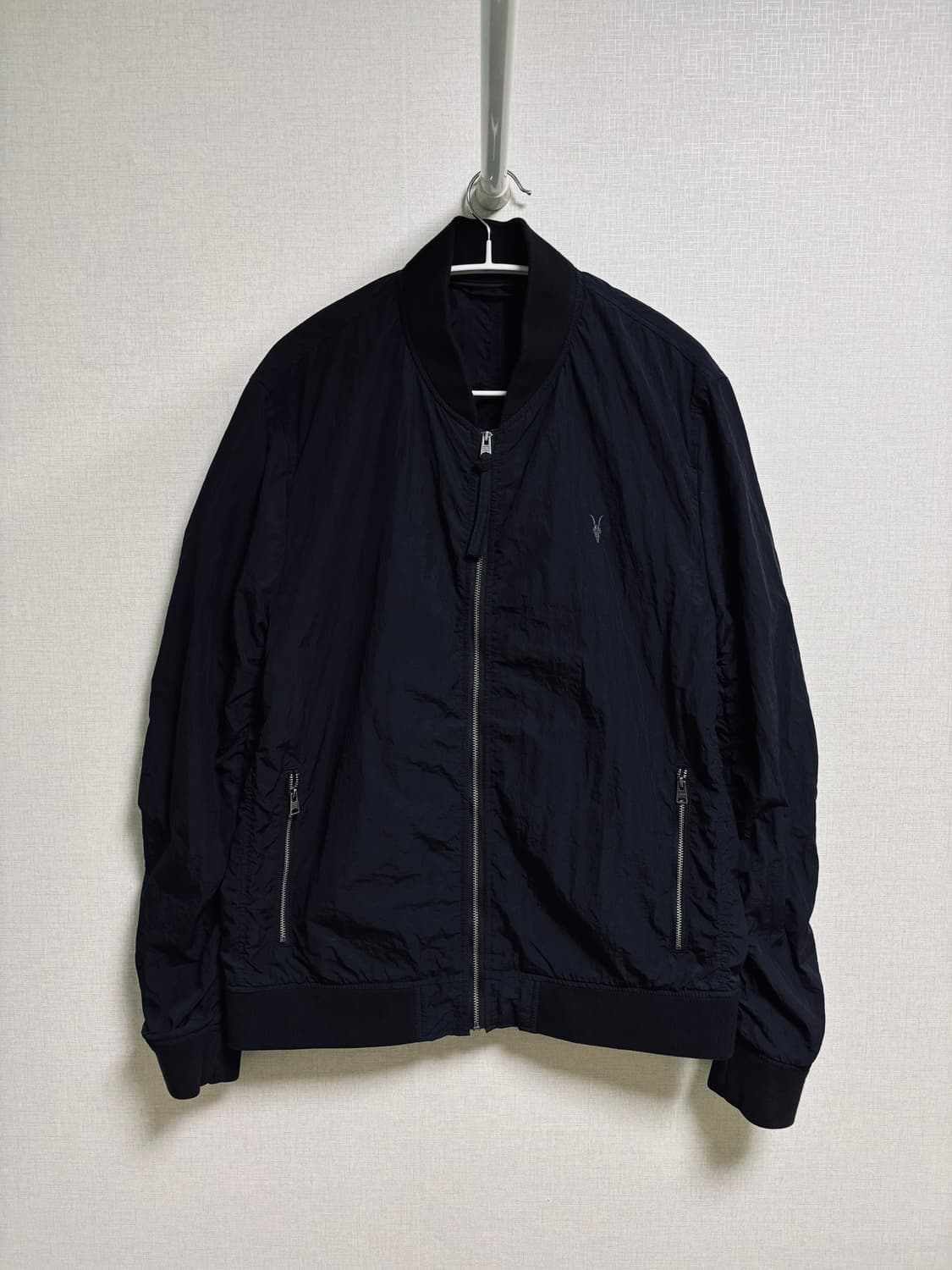 올세인츠 ALLSAINTS 블랙 나일론 봄버 자켓 상품이미지1