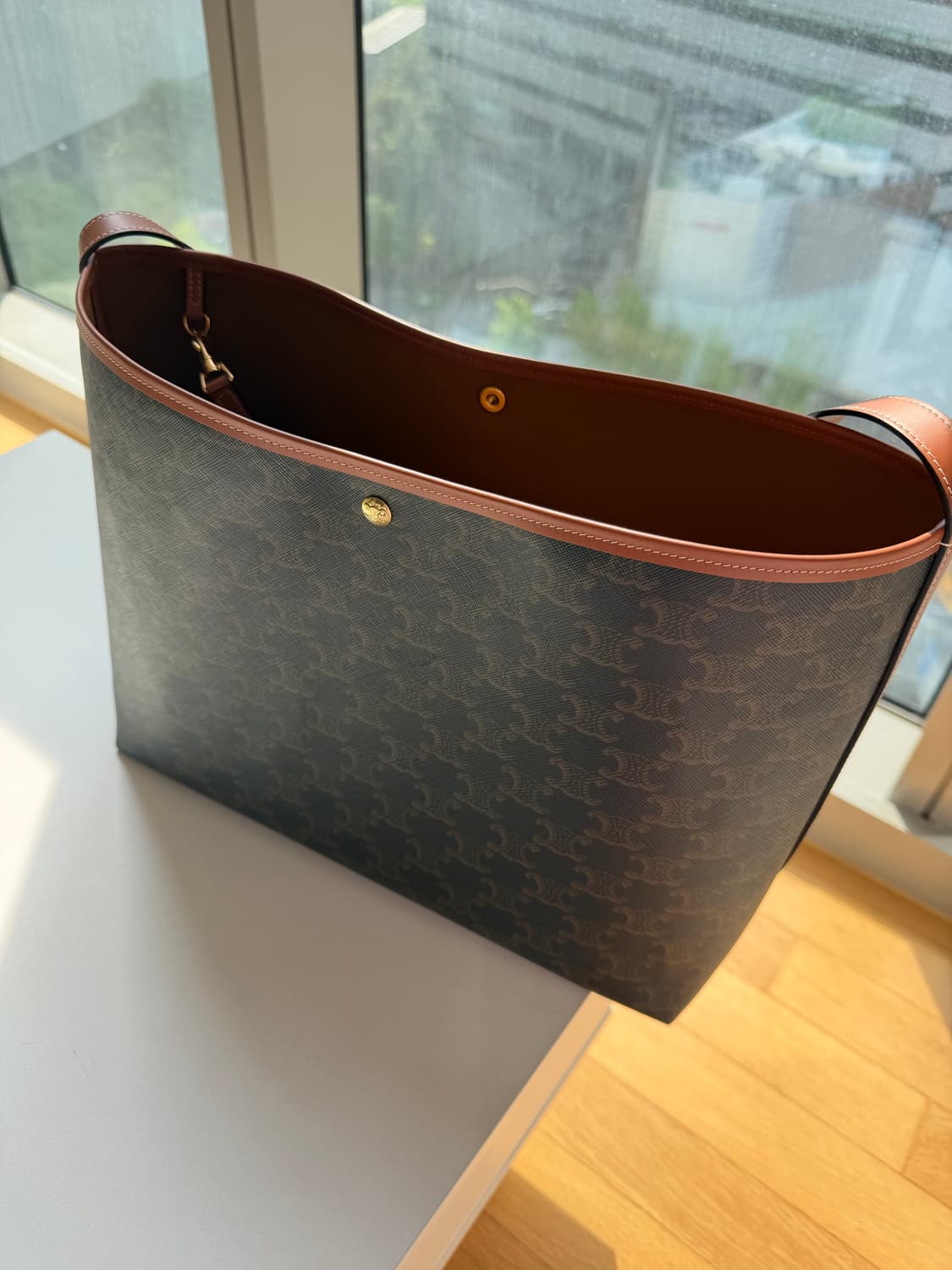 셀린느 쇼퍼백 상품이미지2