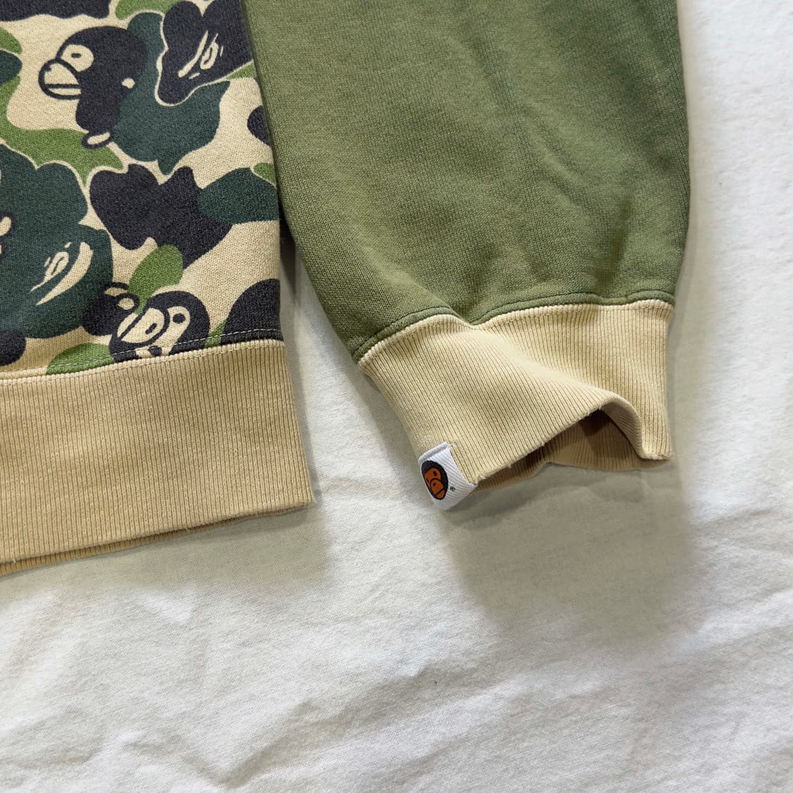 베이프 베이비 마일로 카모 맨투맨 스웻셔츠 상품이미지2