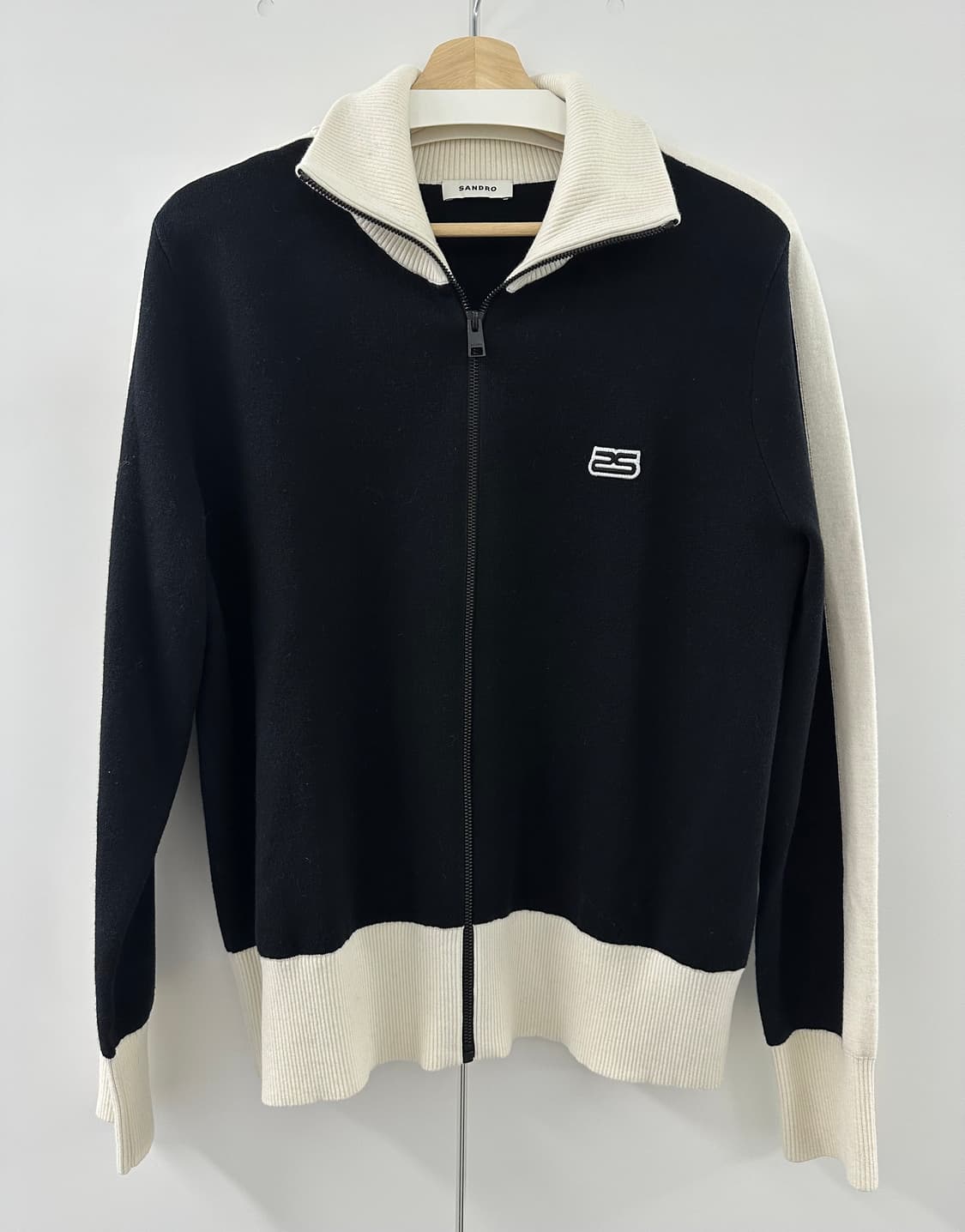 산드로 옴므 로고 집업 스웨터 (M, 새상품) 상품이미지2