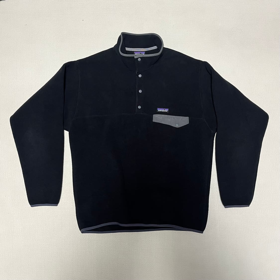 파타고니아 신칠라 블랙 포지그레이 상품이미지1