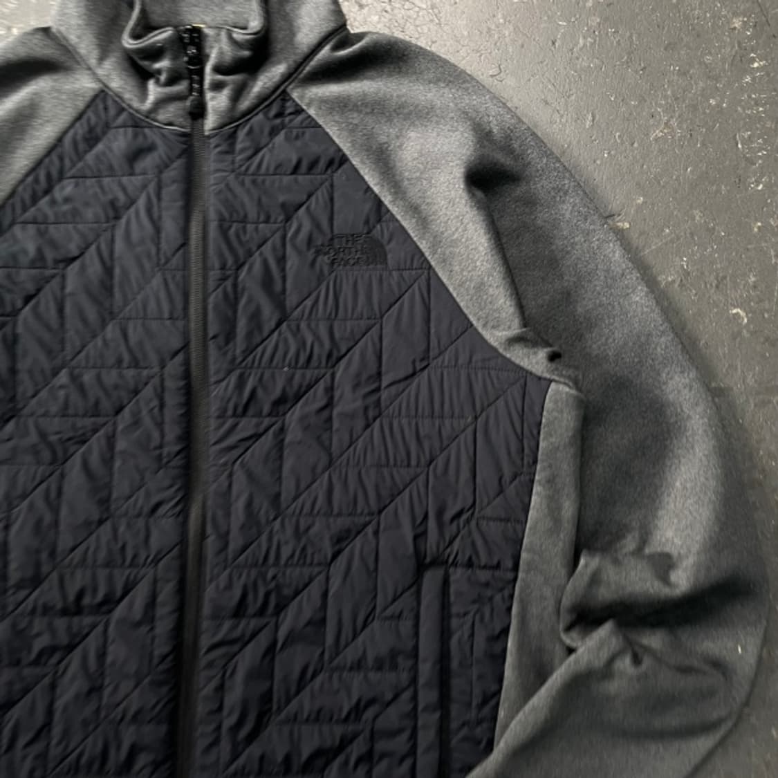 100 노스페이스 브이모션 경량패딩 상품이미지2