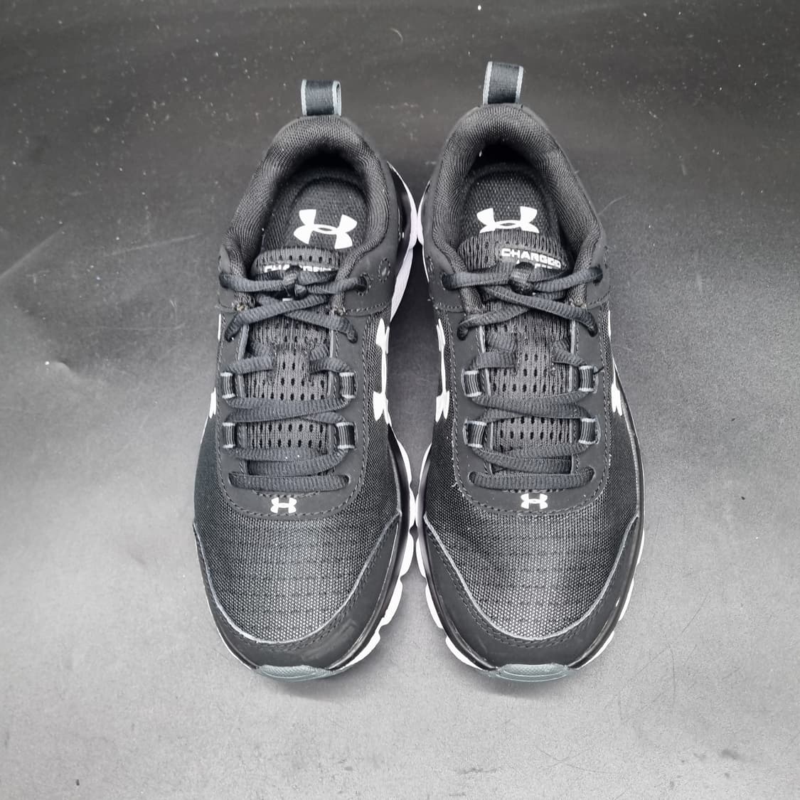 언더아머 차지드 어서트8 운동화235 상품이미지2