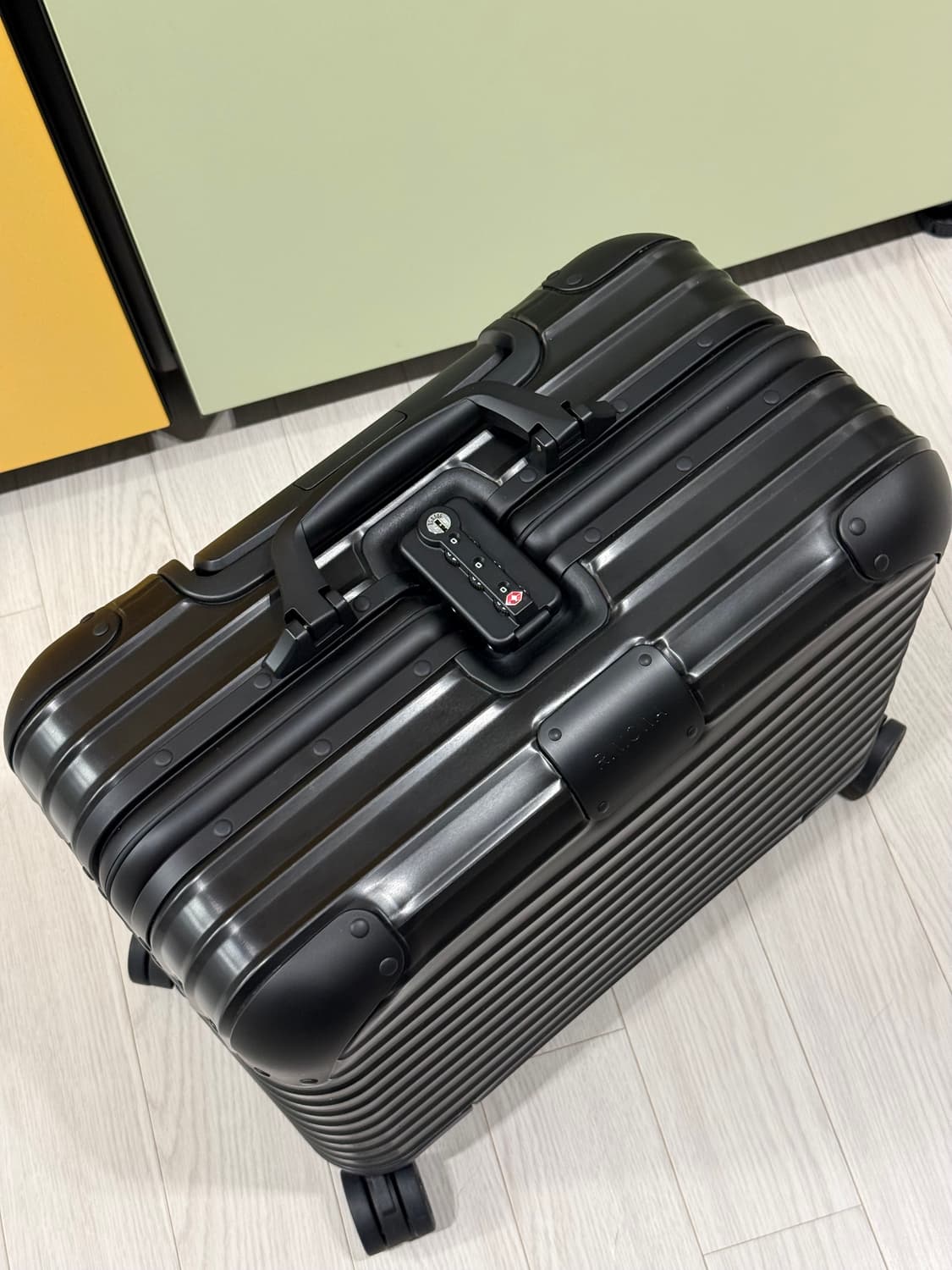 리모와 오리지널 블랙 컴팩트 상품이미지2