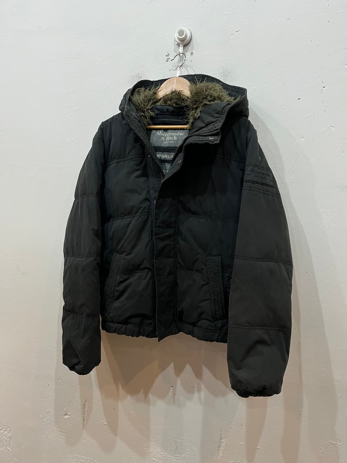 아베크롬비 캠쉘 KEMPSHALL 패딩 자켓 상품이미지1