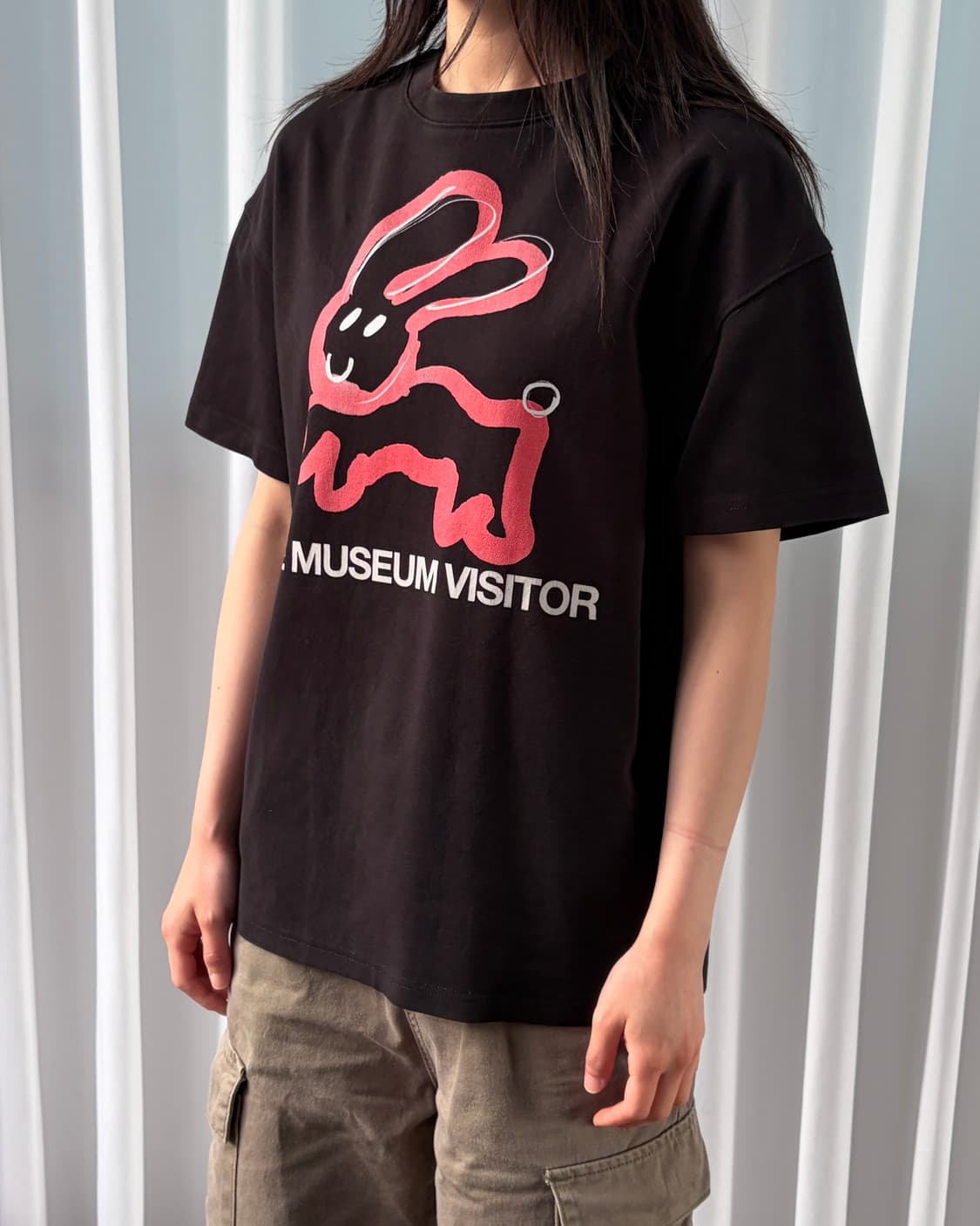 [M]더뮤지엄비지터 래빗 반팔 티셔츠 상품이미지4