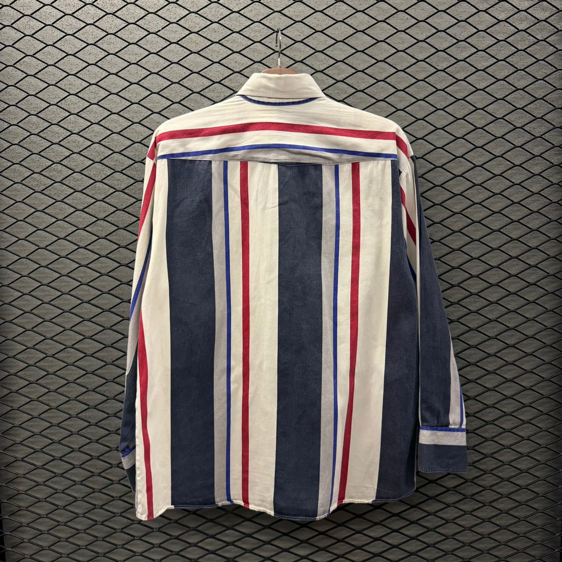 USA VINTAGE 아메리칸 데님셔츠 버티컬 스트라이프 패턴 백 요크컷 상품이미지3