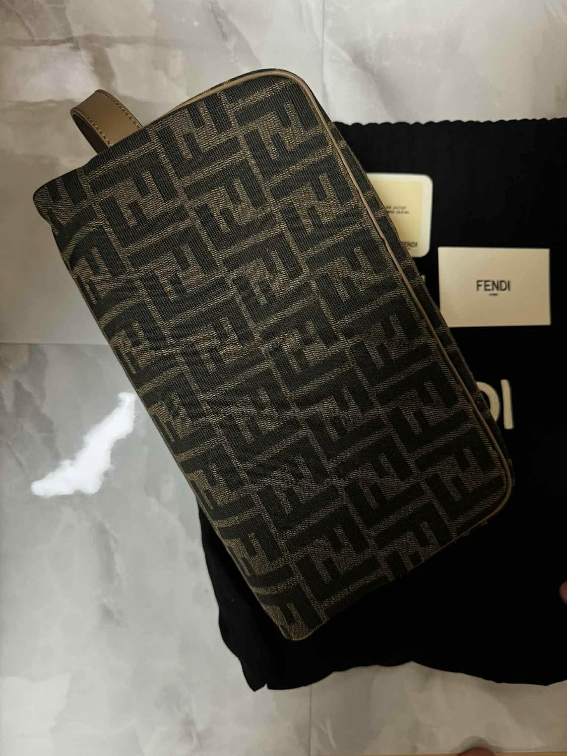 펜디 FF 로고 파우치 상품이미지4