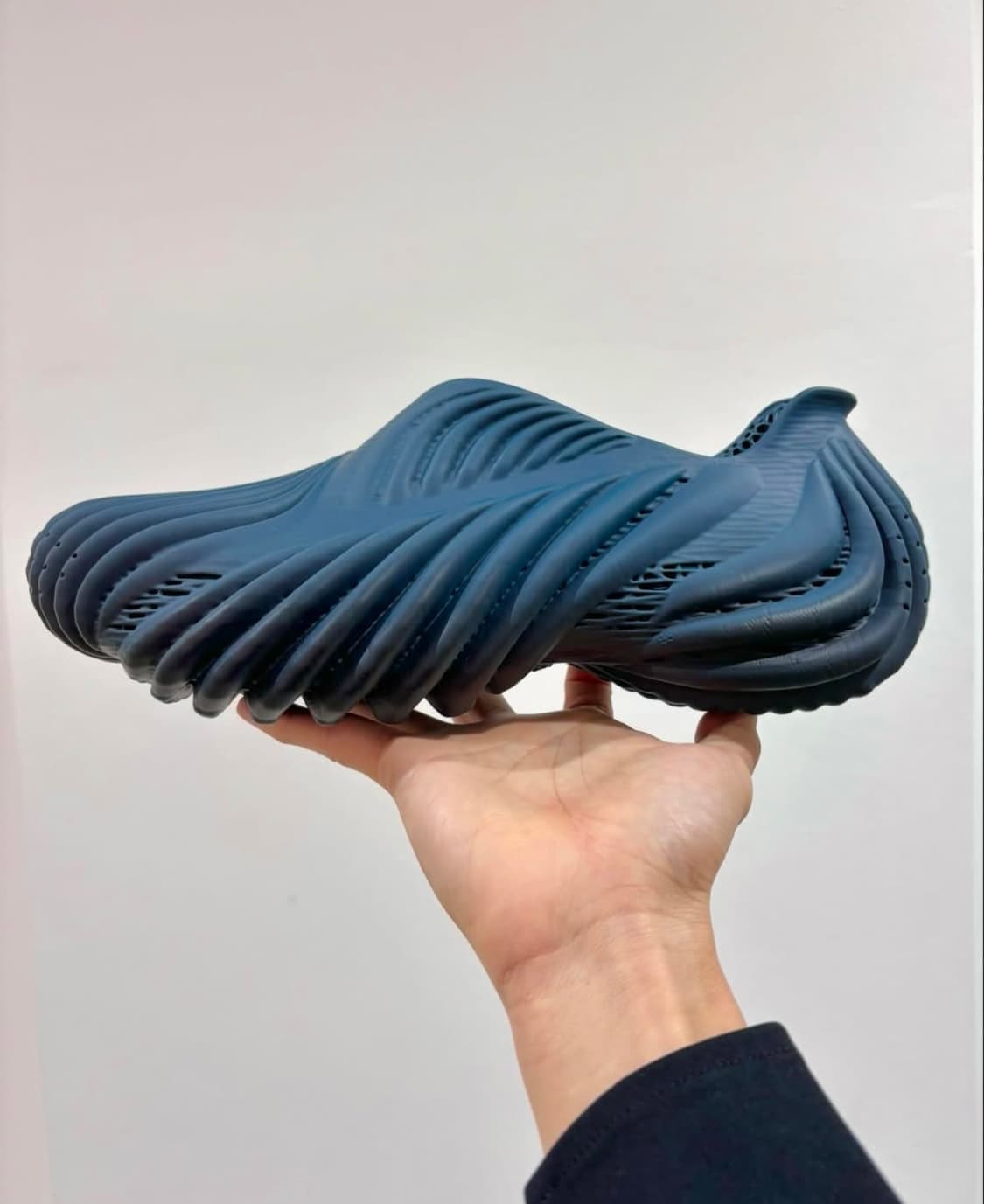 [41] 얼라이브폼 아르미스 로우 차콜 상품이미지3