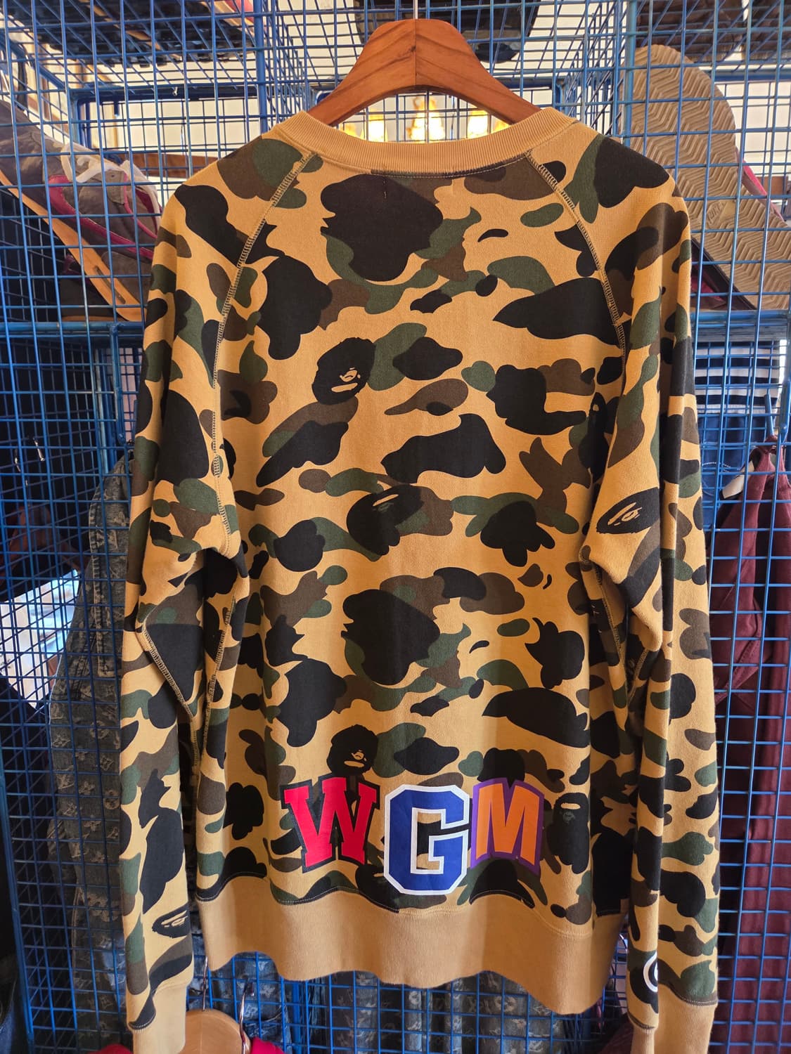 BAPE 샤크 맨투맨 상품이미지2