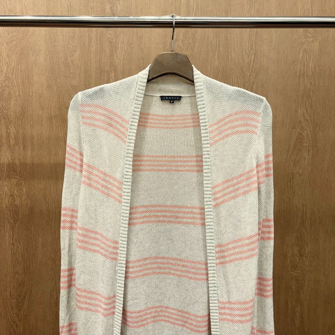 띠어리 코튼 캐시미어 긴팔 니트 가디건 스트라이프 디테일 슬림핏 아이보리 상품이미지4