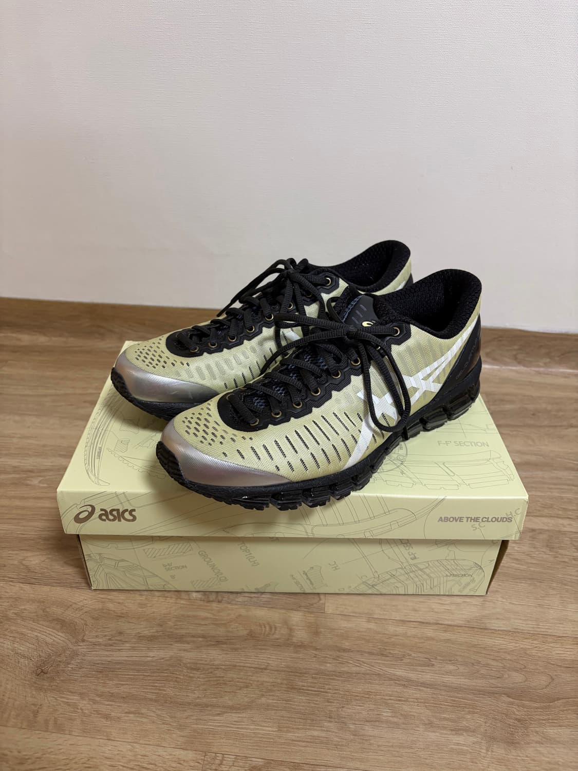 [270]아식스 어보브 더 클라우즈 젤퀀텀 360 상품이미지1