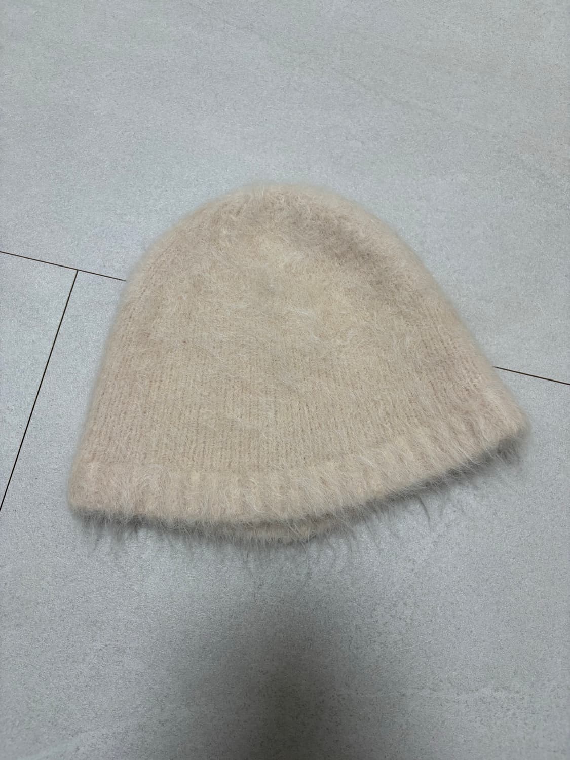 아모멘토 23fw 알파카 비니 베이지 상품이미지1