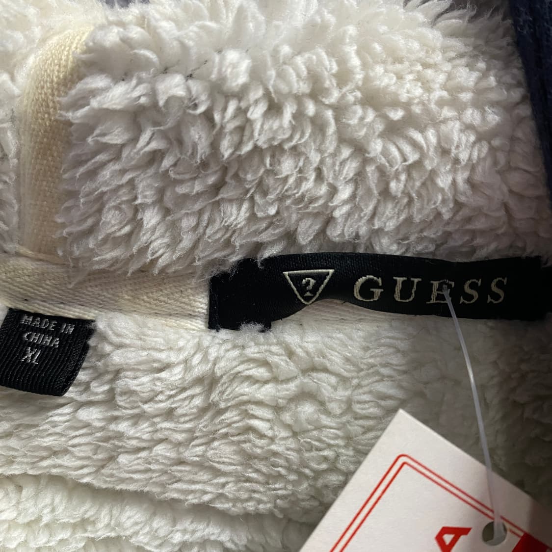 게스 빅로고 보아털 네이비 후드집업 B3841 상품이미지4