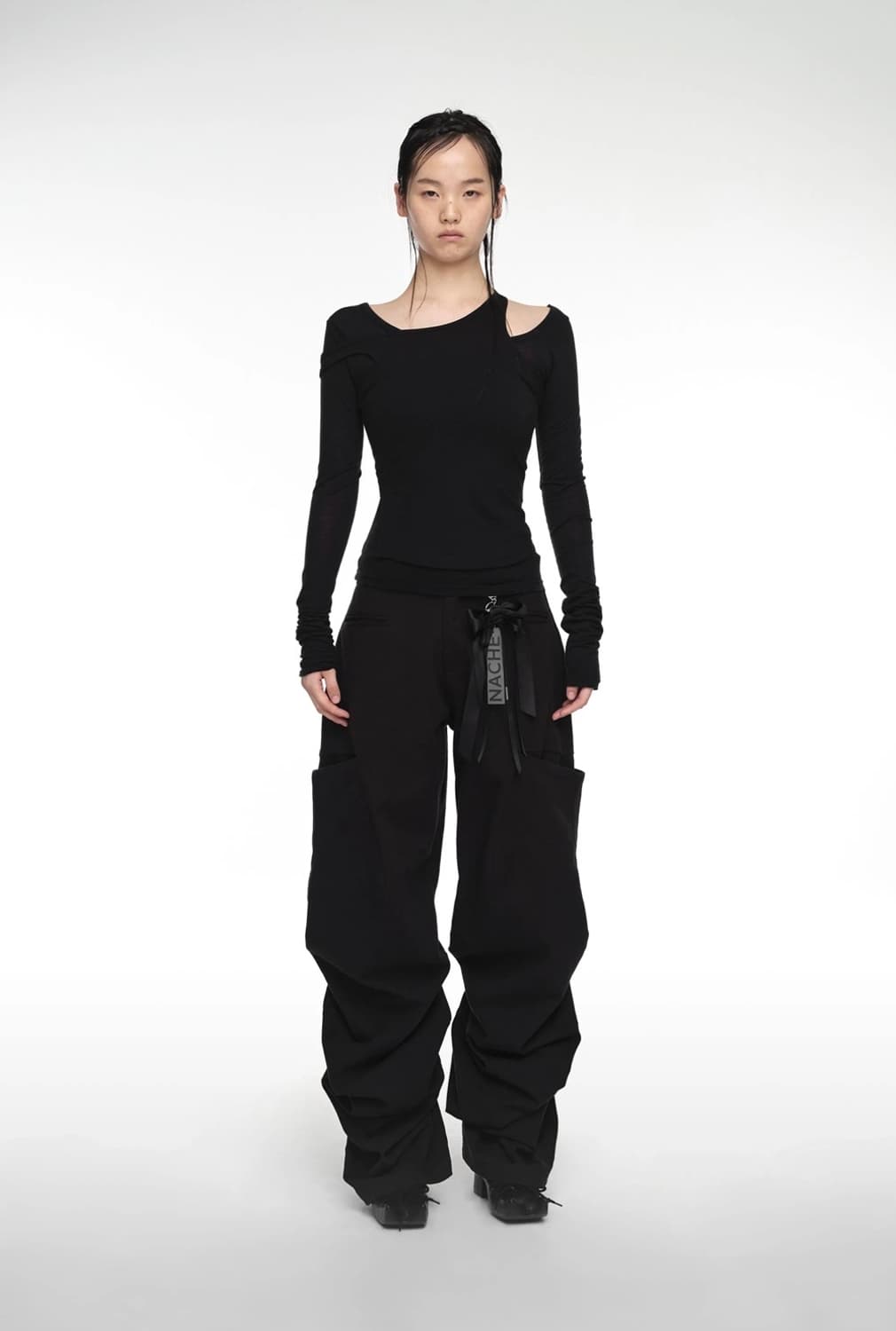 나체 핀턱 와이드 팬츠 블랙 (0사이즈) 상품이미지1