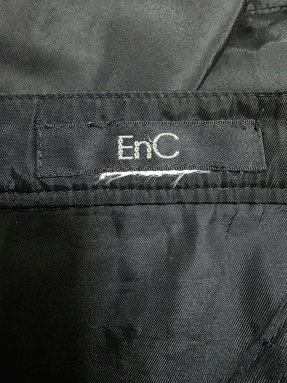 ENC 블랙 패딩 미니스커트 55. 세탁완료 상품이미지4