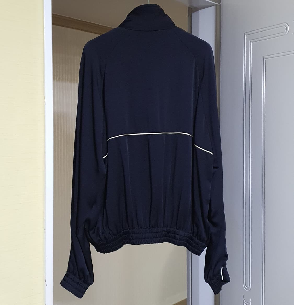 생로랑 모노그램 로고 트랙자켓 50 새틴 테디자켓 상품이미지3